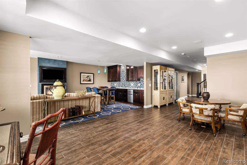 10744 WATERFALL Court, South Lyon, MI 48178 — Photo 29