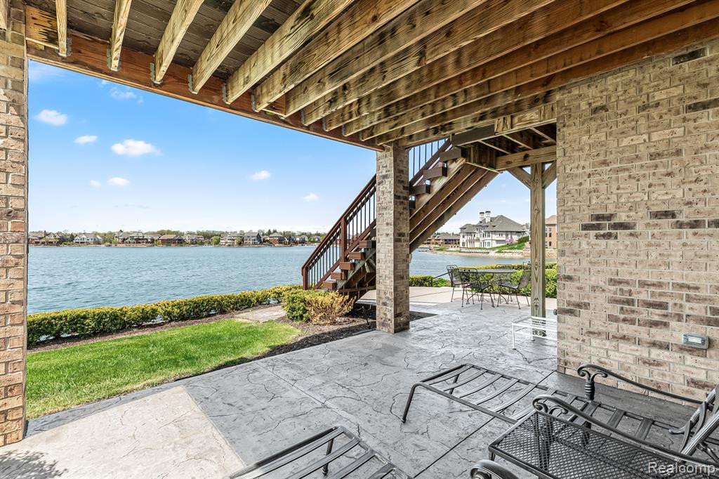 10744 WATERFALL Court, South Lyon, MI 48178 — Photo 37
