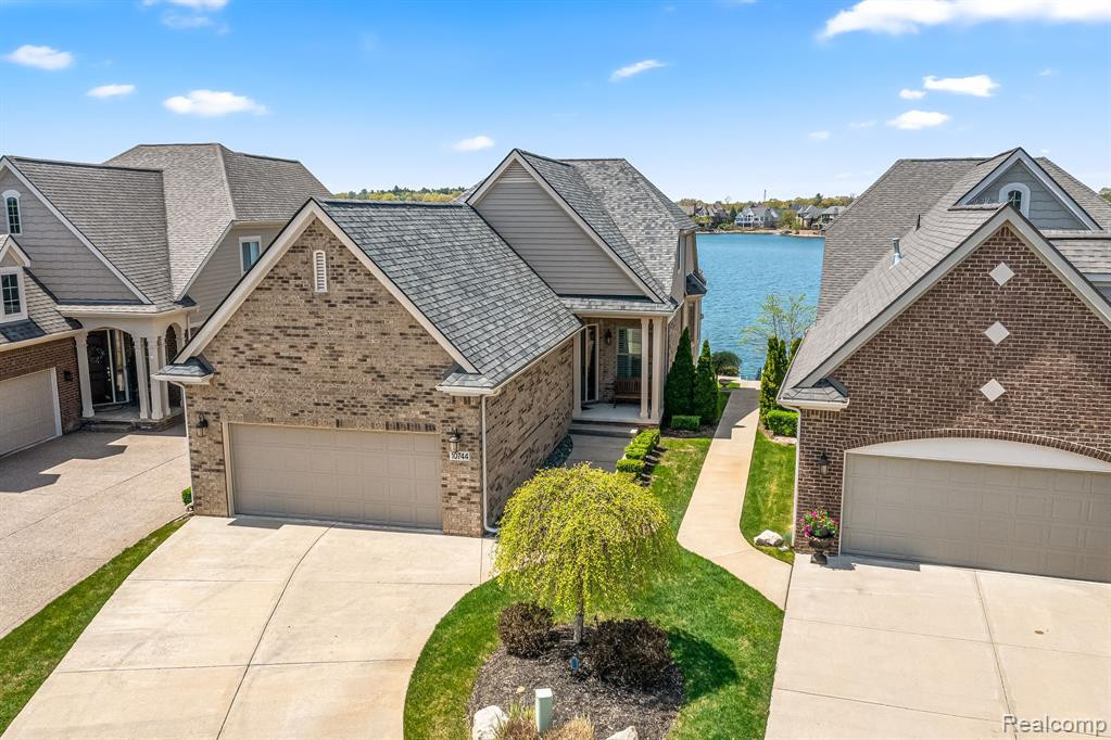 10744 WATERFALL Court, South Lyon, MI 48178 — Photo 38