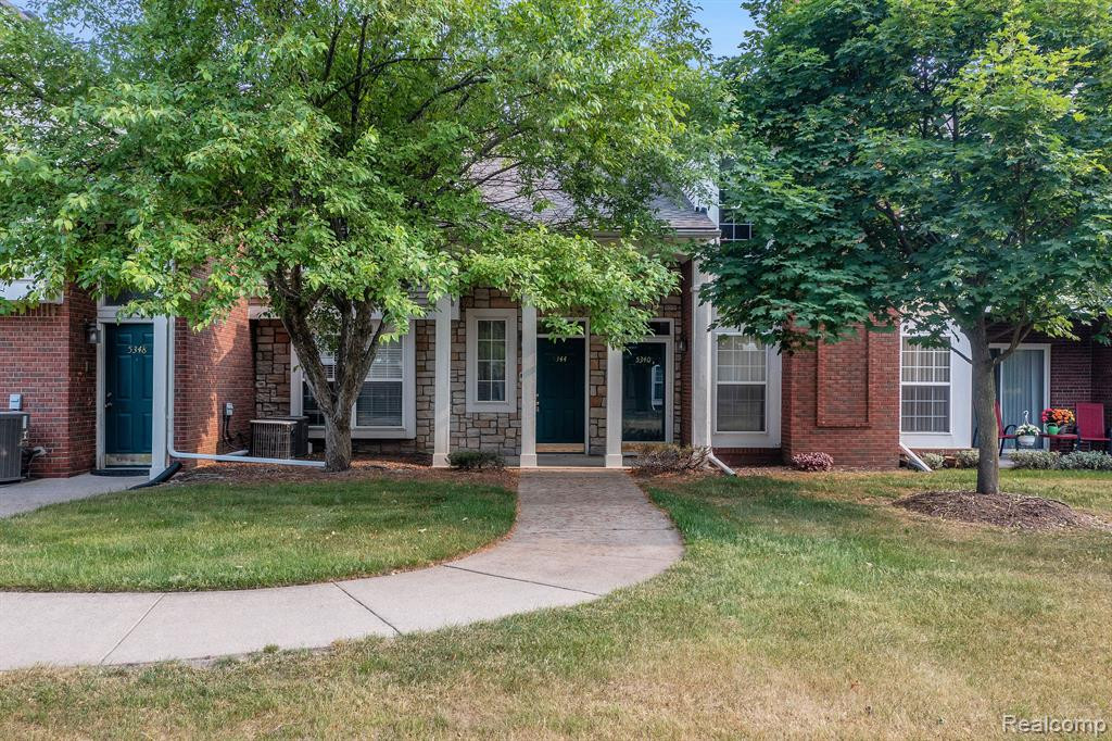 5344 Pine Aires Drive, Sterling Heights, MI 48314 — Photo 2