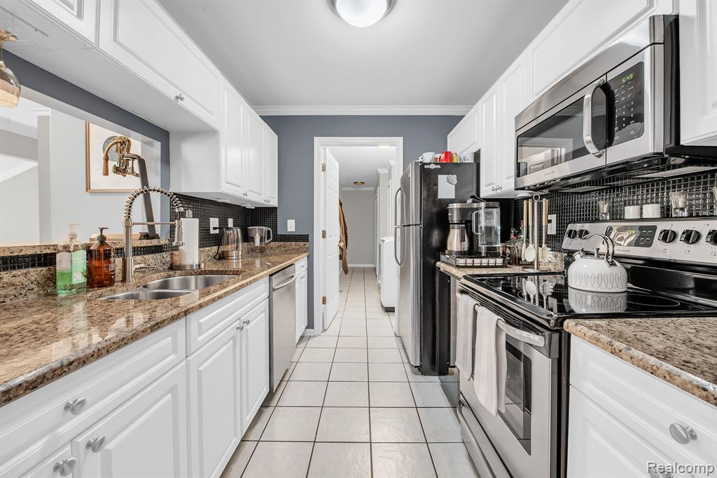 5344 Pine Aires Drive, Sterling Heights, MI 48314 — Photo 17