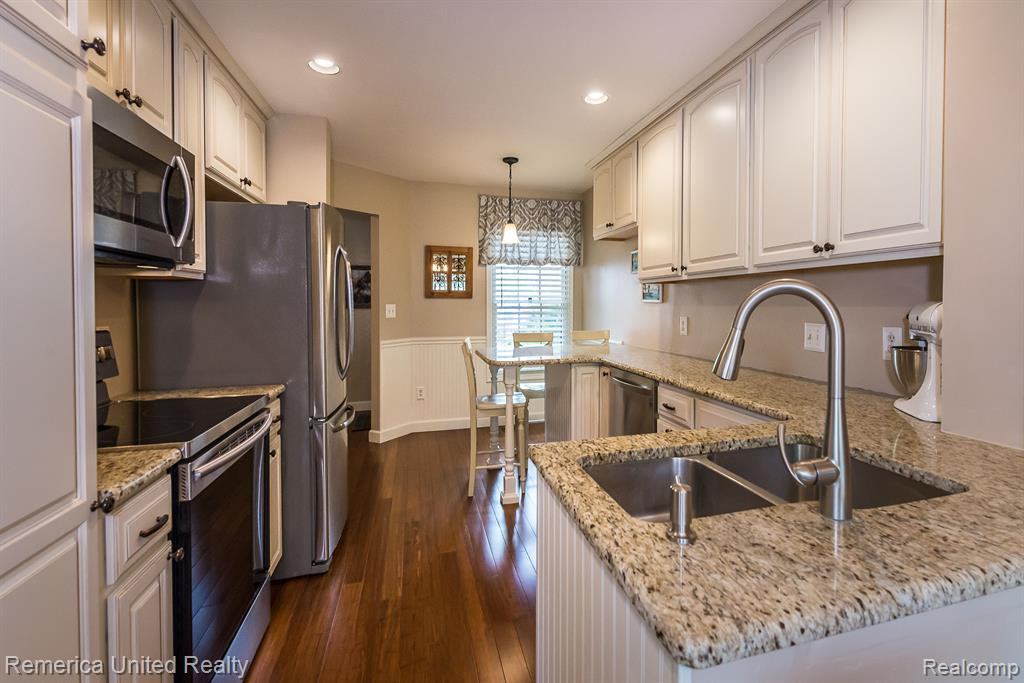 1020 ROSEWOOD, Brighton, MI 48116 — Photo 4