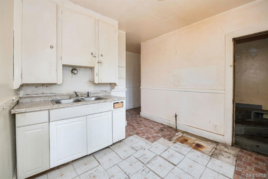 8956 ASTOR Street, Detroit, MI 48213 — Photo 8