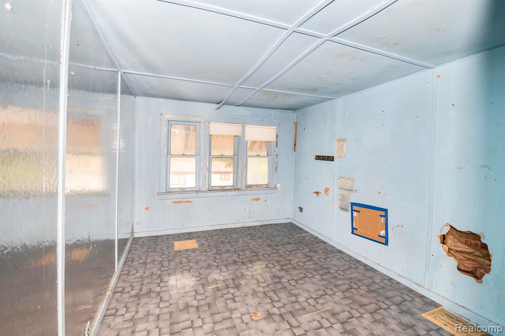 8956 ASTOR Street, Detroit, MI 48213 — Photo 17