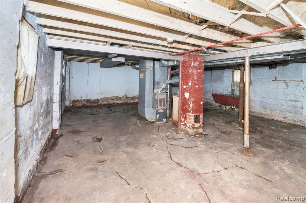 8956 ASTOR Street, Detroit, MI 48213 — Photo 18