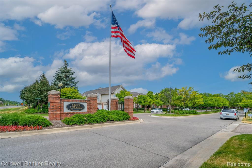 21105 CHESAPEAKE Circle, Walled Lake, MI 48390 — Photo 2