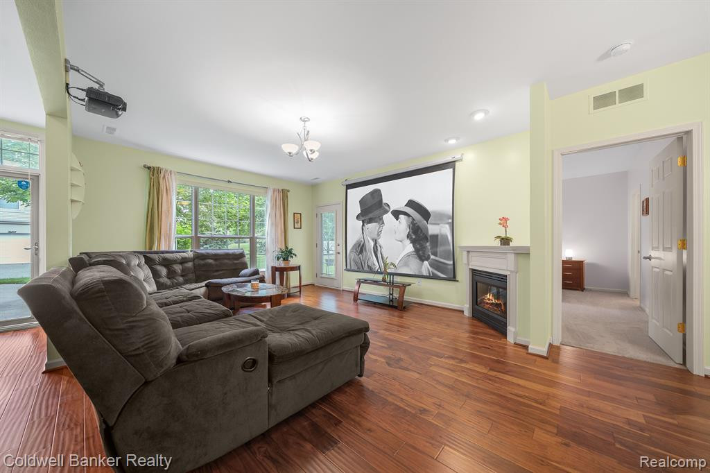 21105 CHESAPEAKE Circle, Walled Lake, MI 48390 — Photo 4