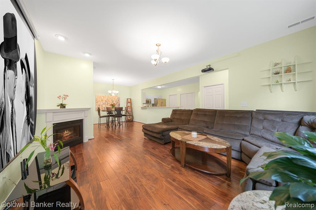 21105 CHESAPEAKE Circle, Walled Lake, MI 48390 — Photo 6