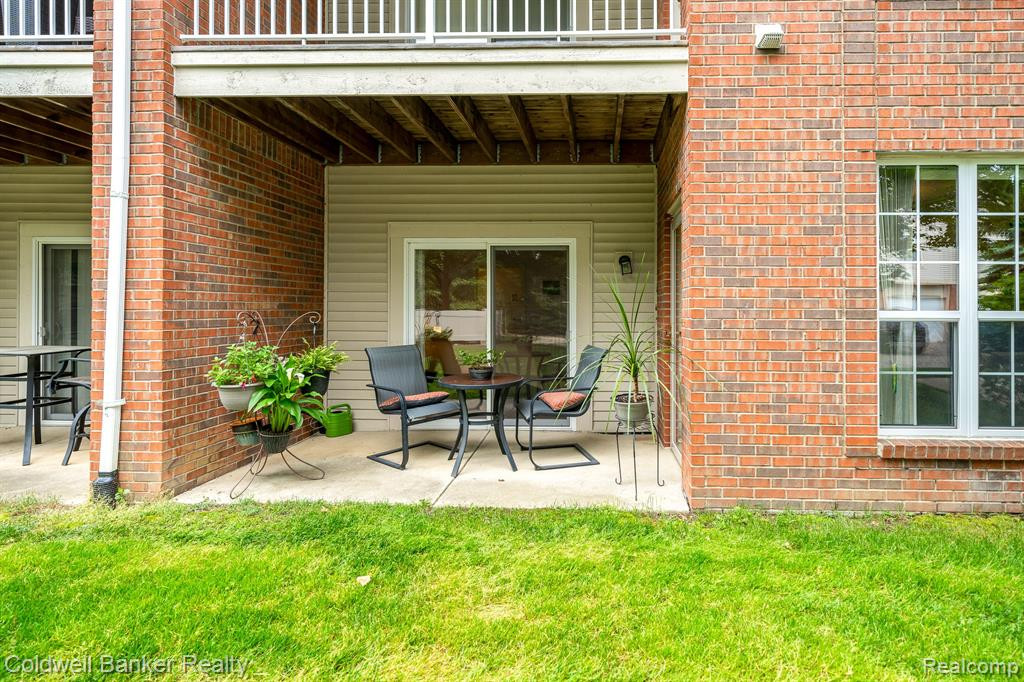21105 CHESAPEAKE Circle, Walled Lake, MI 48390 — Photo 10
