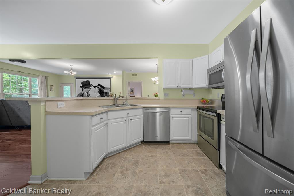21105 CHESAPEAKE Circle, Walled Lake, MI 48390 — Photo 11