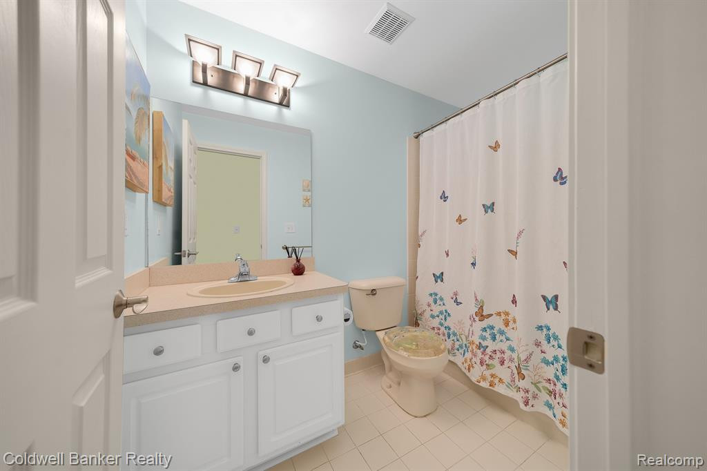 21105 CHESAPEAKE Circle, Walled Lake, MI 48390 — Photo 18