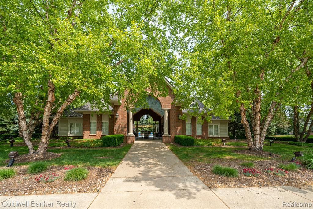 21105 CHESAPEAKE Circle, Walled Lake, MI 48390 — Photo 23