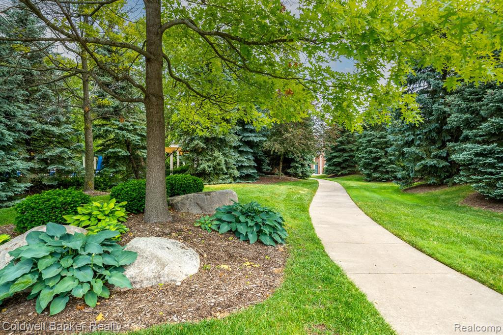 21105 CHESAPEAKE Circle, Walled Lake, MI 48390 — Photo 27