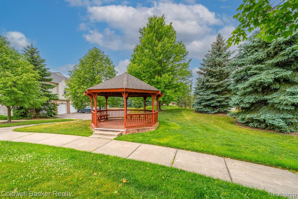 21105 CHESAPEAKE Circle, Walled Lake, MI 48390 — Photo 28