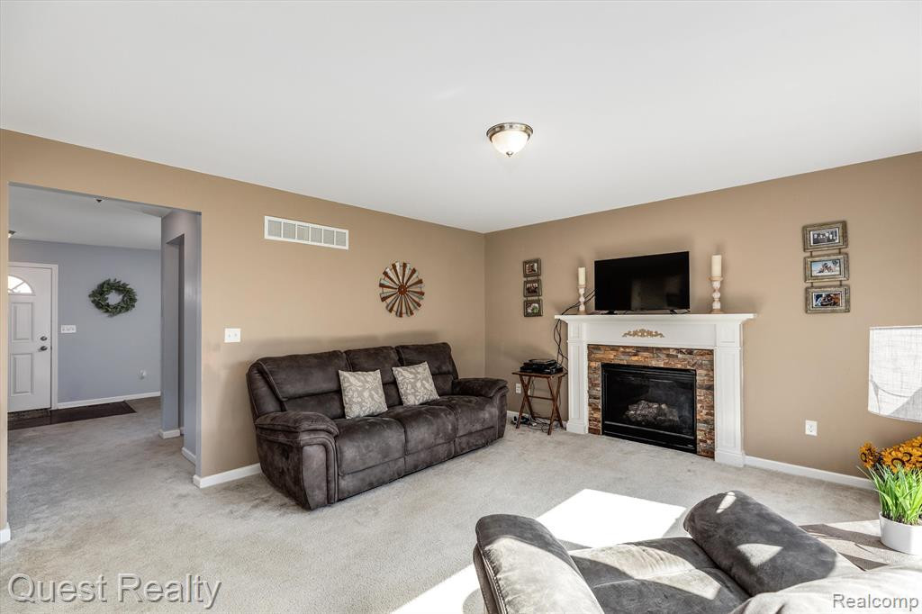 1216 CANNONADE Loop, Howell, MI 48843 — Photo 8