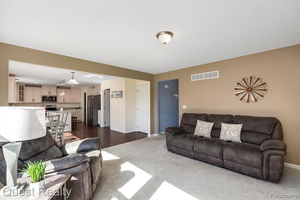 1216 CANNONADE Loop, Howell, MI 48843 — Photo 10
