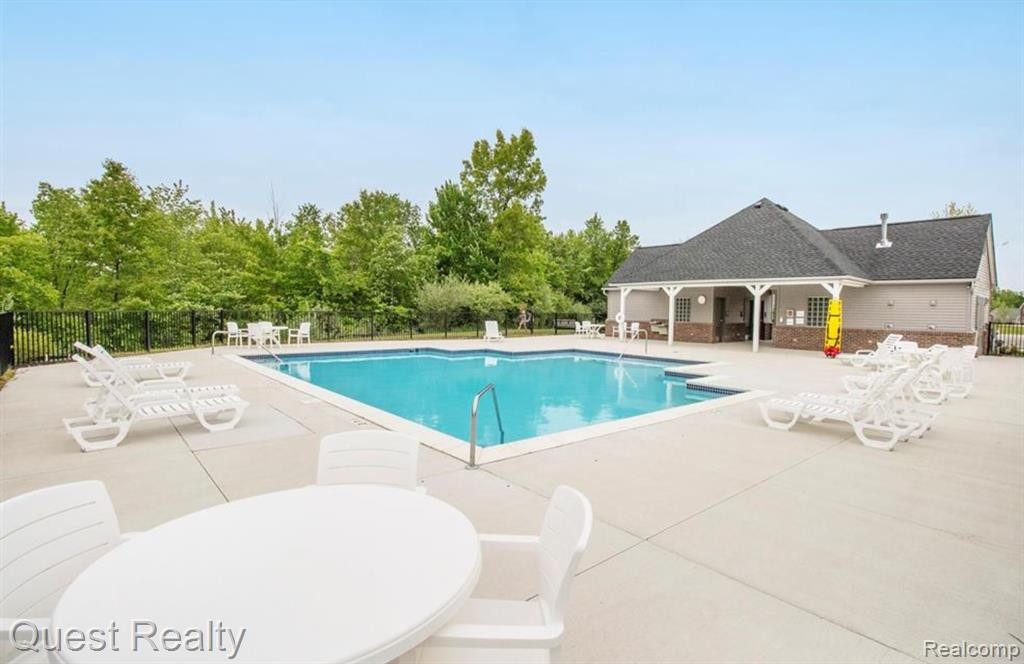 1216 CANNONADE Loop, Howell, MI 48843 — Photo 39