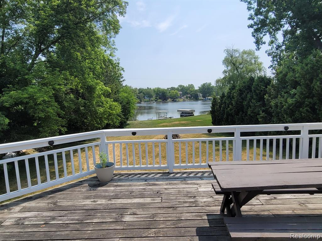 2691 S HACKER Road, Brighton, MI 48114 — Photo 3