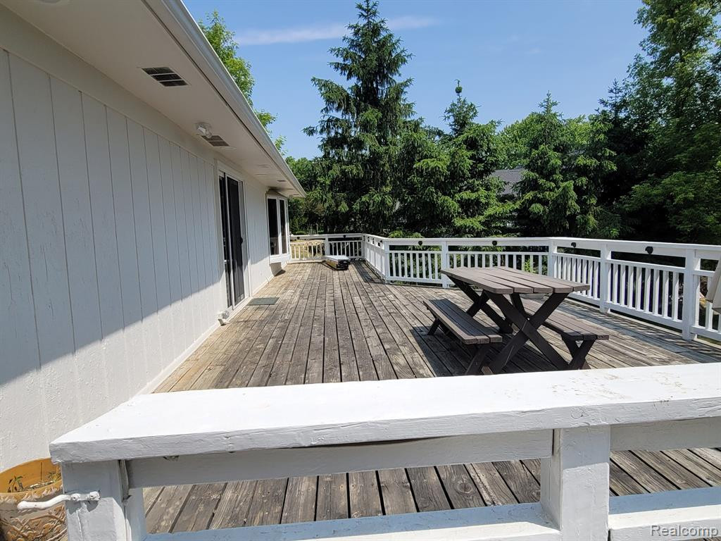 2691 S HACKER Road, Brighton, MI 48114 — Photo 8