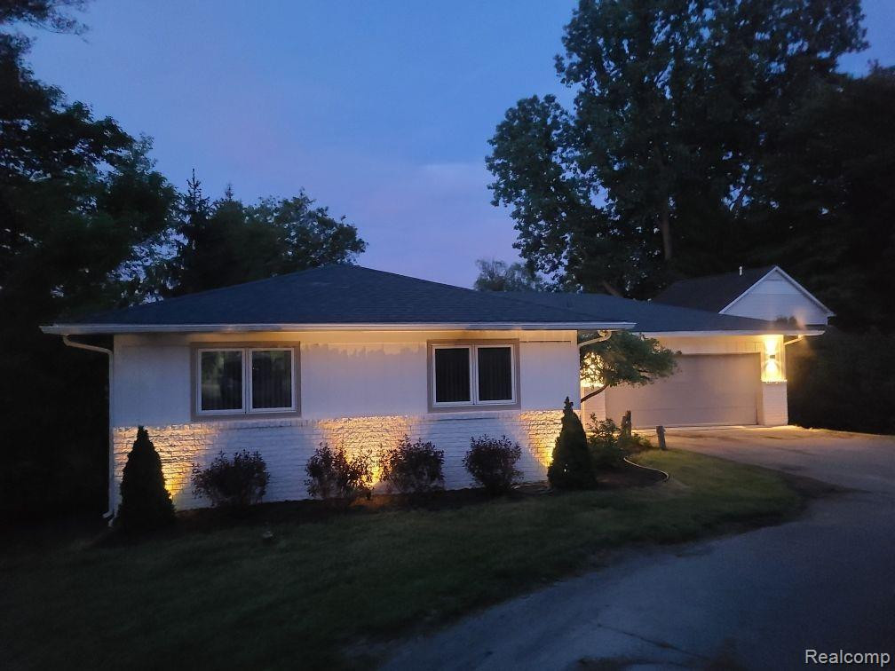 2691 S HACKER Road, Brighton, MI 48114 — Photo 13