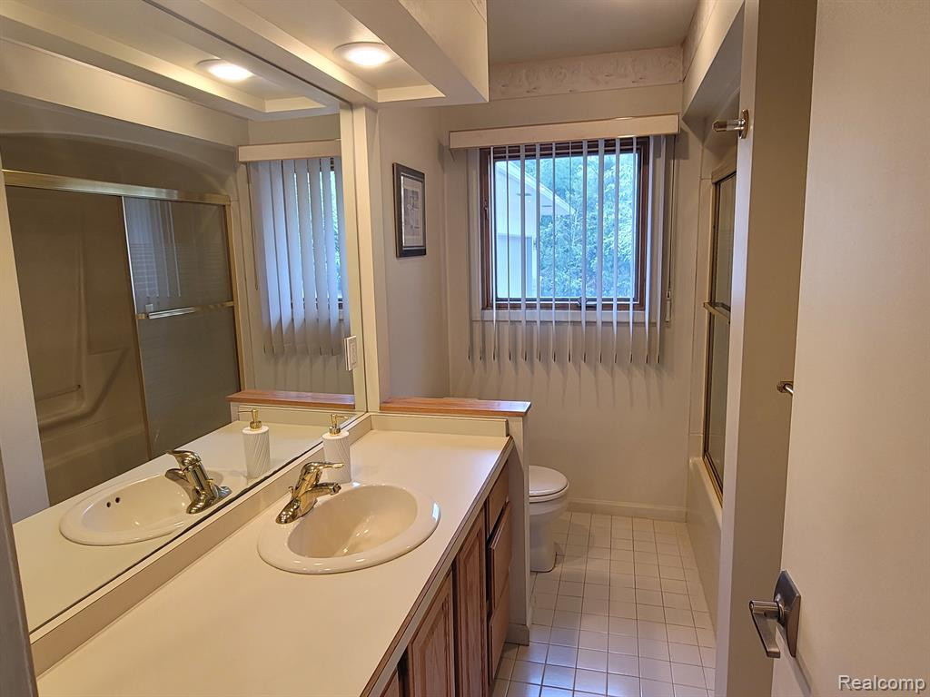 2691 S HACKER Road, Brighton, MI 48114 — Photo 33