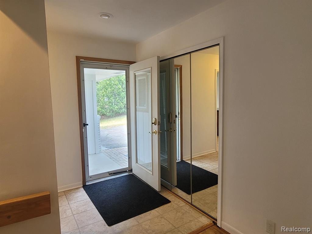 2691 S HACKER Road, Brighton, MI 48114 — Photo 34