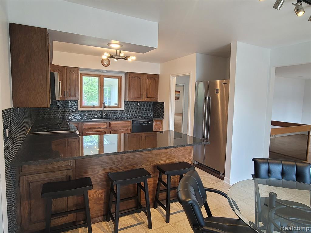2691 S HACKER Road, Brighton, MI 48114 — Photo 36