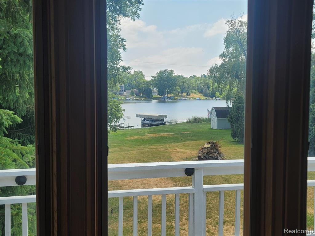 2691 S HACKER Road, Brighton, MI 48114 — Photo 38