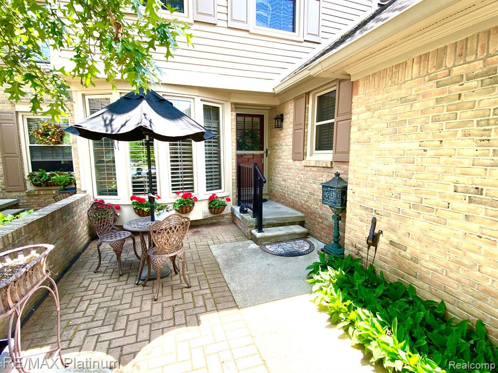 4762 PINE EAGLES Drive, 15, Brighton, MI 48116 — Photo 3