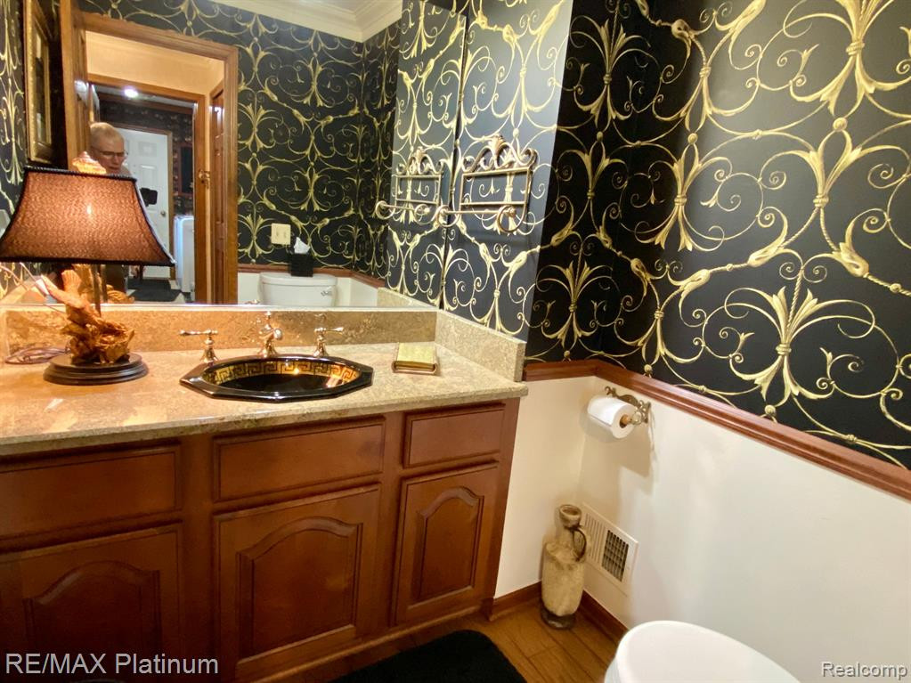4762 PINE EAGLES Drive, 15, Brighton, MI 48116 — Photo 11