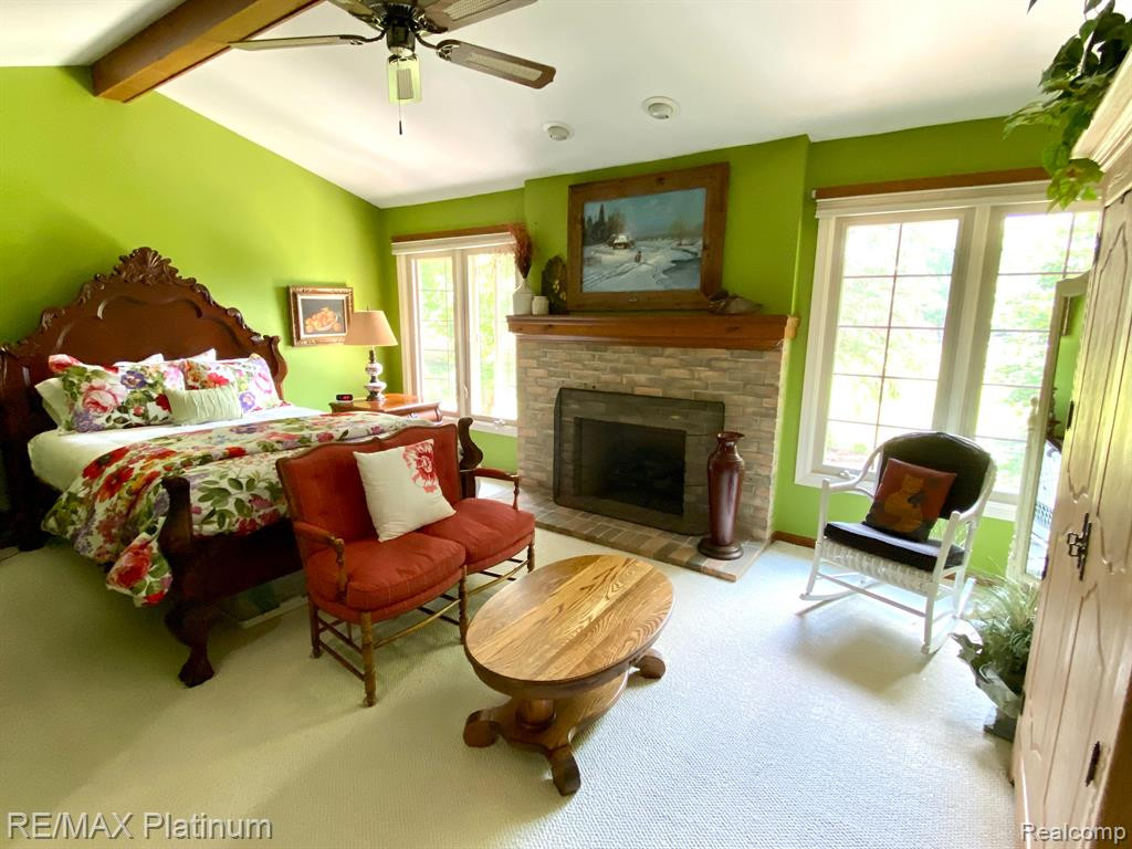 4762 PINE EAGLES Drive, 15, Brighton, MI 48116 — Photo 16
