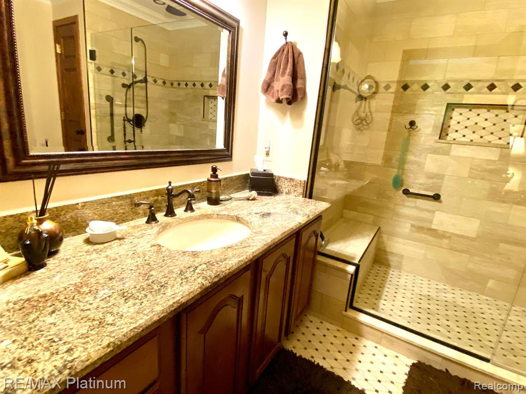 4762 PINE EAGLES Drive, 15, Brighton, MI 48116 — Photo 19