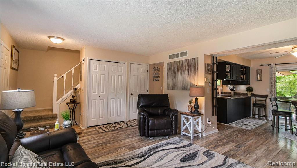 38177 Carolon Boulevard, Westland, MI — Photo 4
