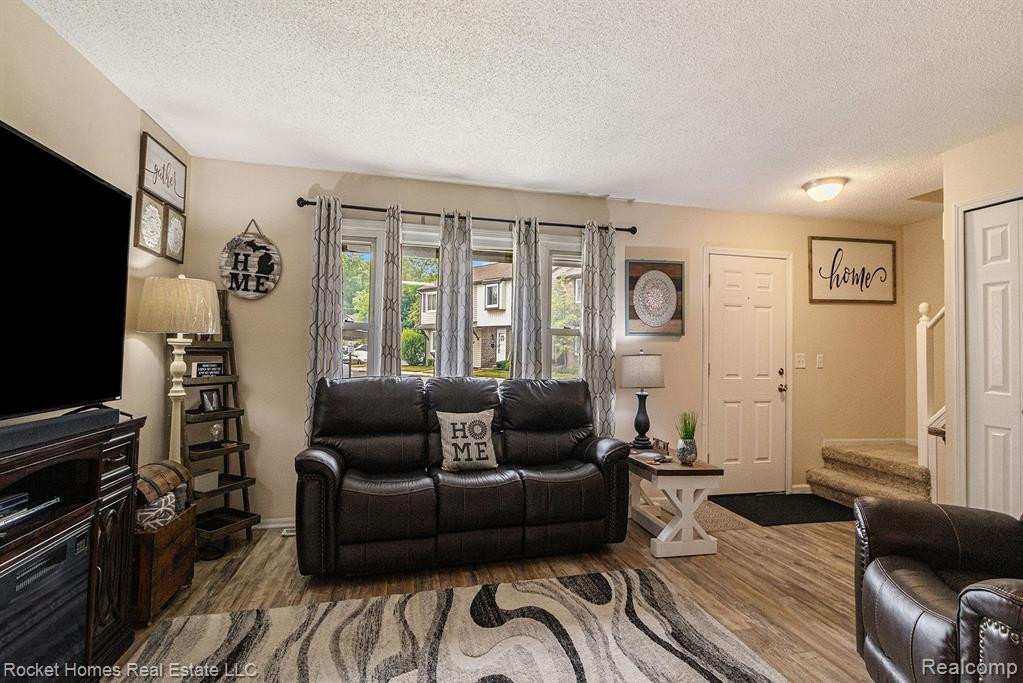38177 Carolon Boulevard, Westland, MI — Photo 5