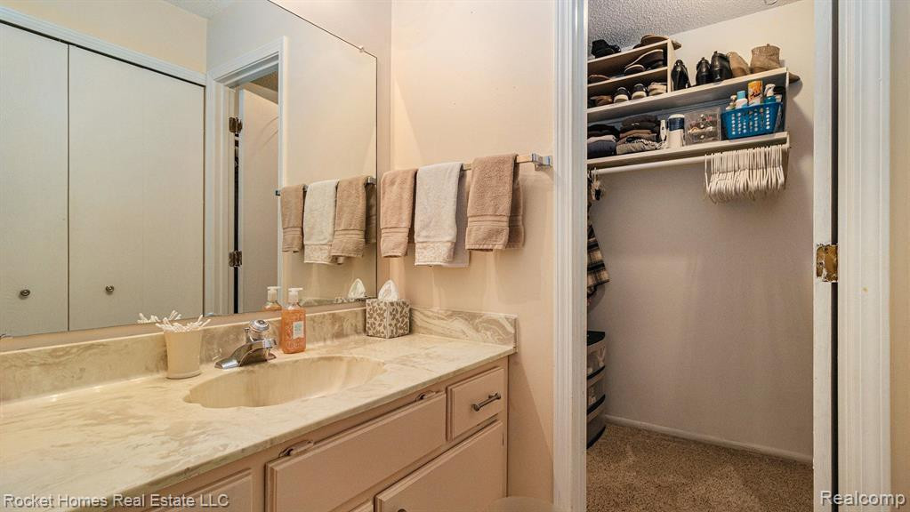 38177 Carolon Boulevard, Westland, MI — Photo 16