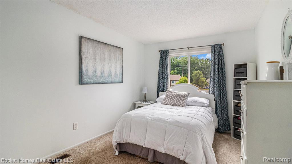38177 Carolon Boulevard, Westland, MI — Photo 17