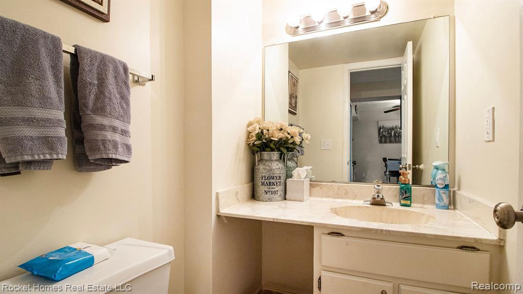 38177 Carolon Boulevard, Westland, MI — Photo 18