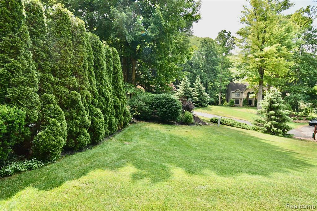 1611 WILDWOOD Lane, Saline, MI 48176 — Photo 2