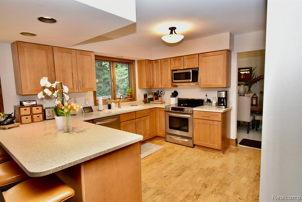 1611 WILDWOOD Lane, Saline, MI 48176 — Photo 7