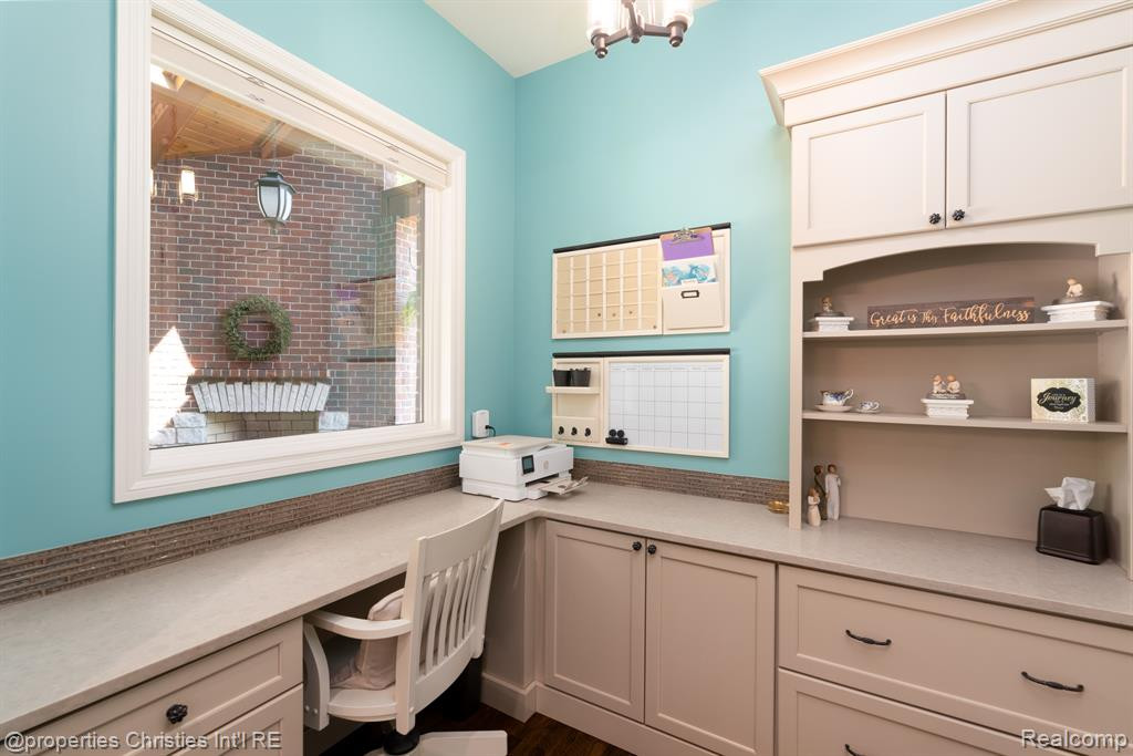 21531 EQUESTRIAN Trail, Northville, MI 48167 — Photo 18