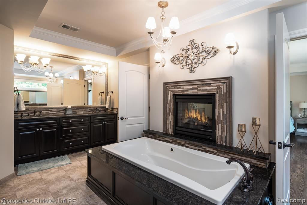 21531 EQUESTRIAN Trail, Northville, MI 48167 — Photo 30