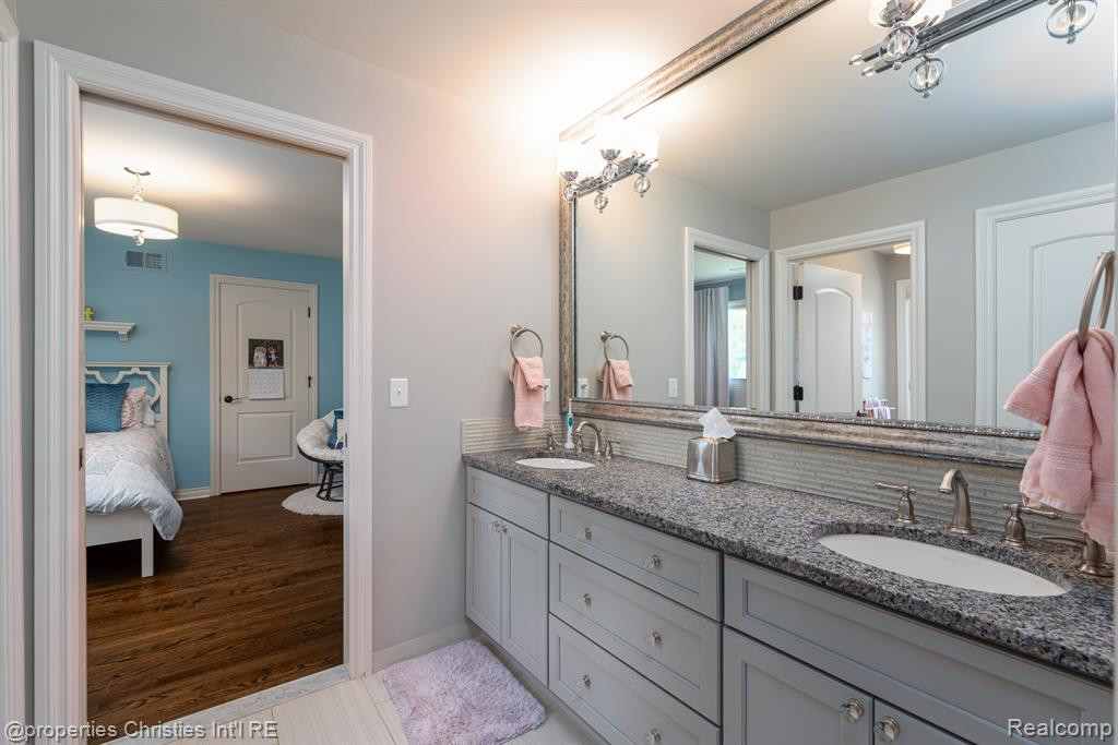 21531 EQUESTRIAN Trail, Northville, MI 48167 — Photo 39