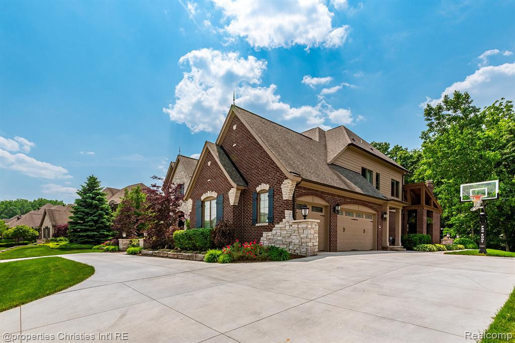 21531 EQUESTRIAN Trail, Northville, MI 48167 — Photo 50