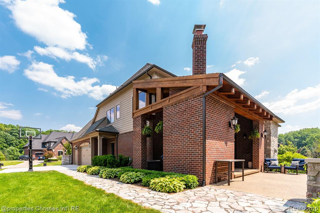 21531 EQUESTRIAN Trail, Northville, MI 48167 — Photo 52