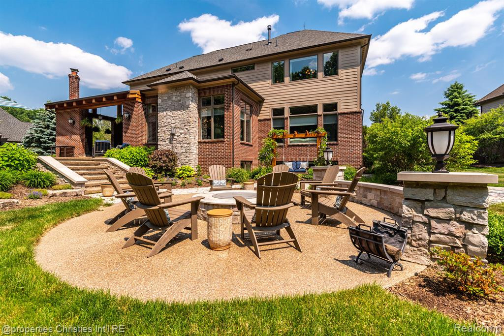 21531 EQUESTRIAN Trail, Northville, MI 48167 — Photo 53