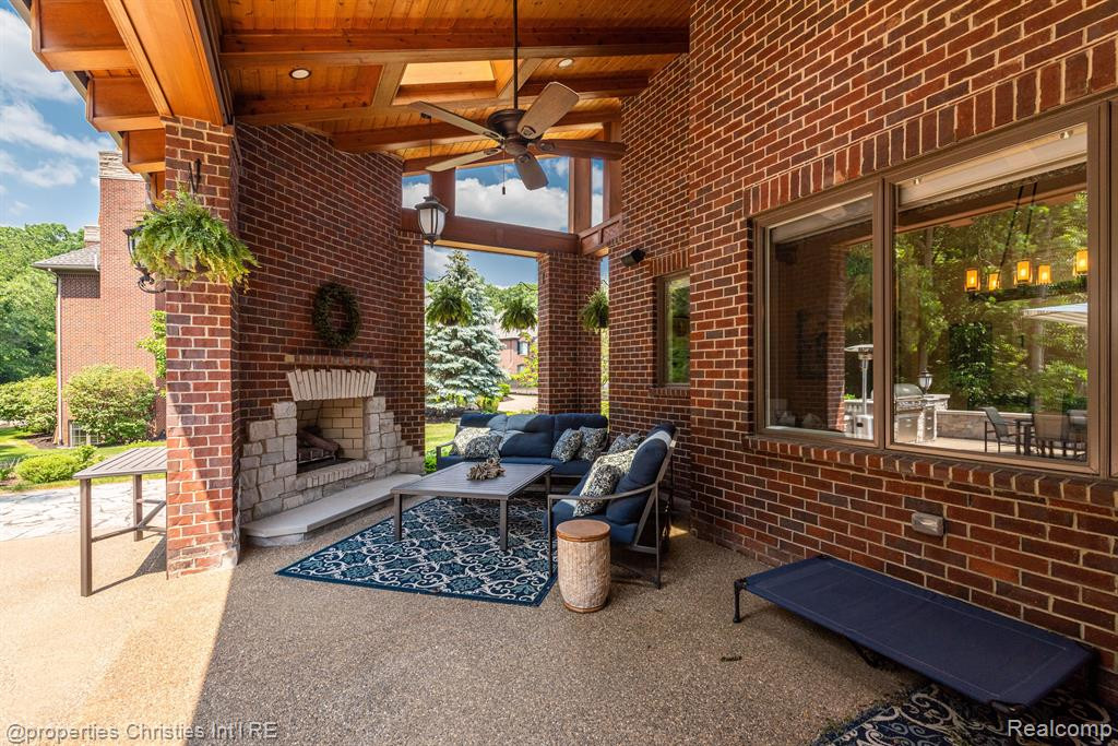 21531 EQUESTRIAN Trail, Northville, MI 48167 — Photo 54