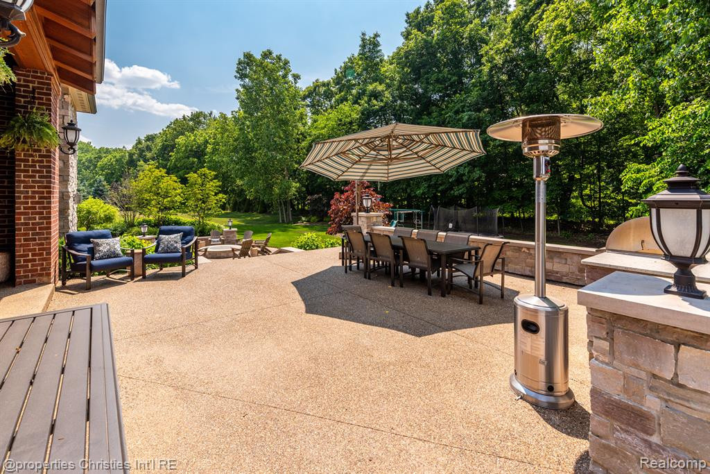 21531 EQUESTRIAN Trail, Northville, MI 48167 — Photo 55
