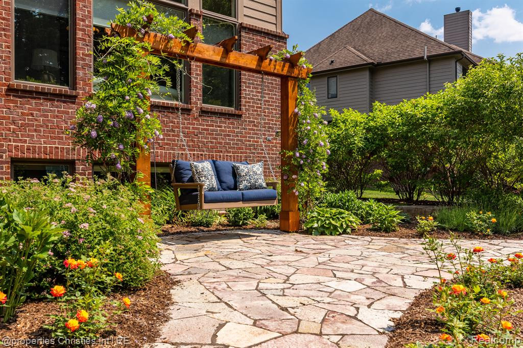 21531 EQUESTRIAN Trail, Northville, MI 48167 — Photo 58
