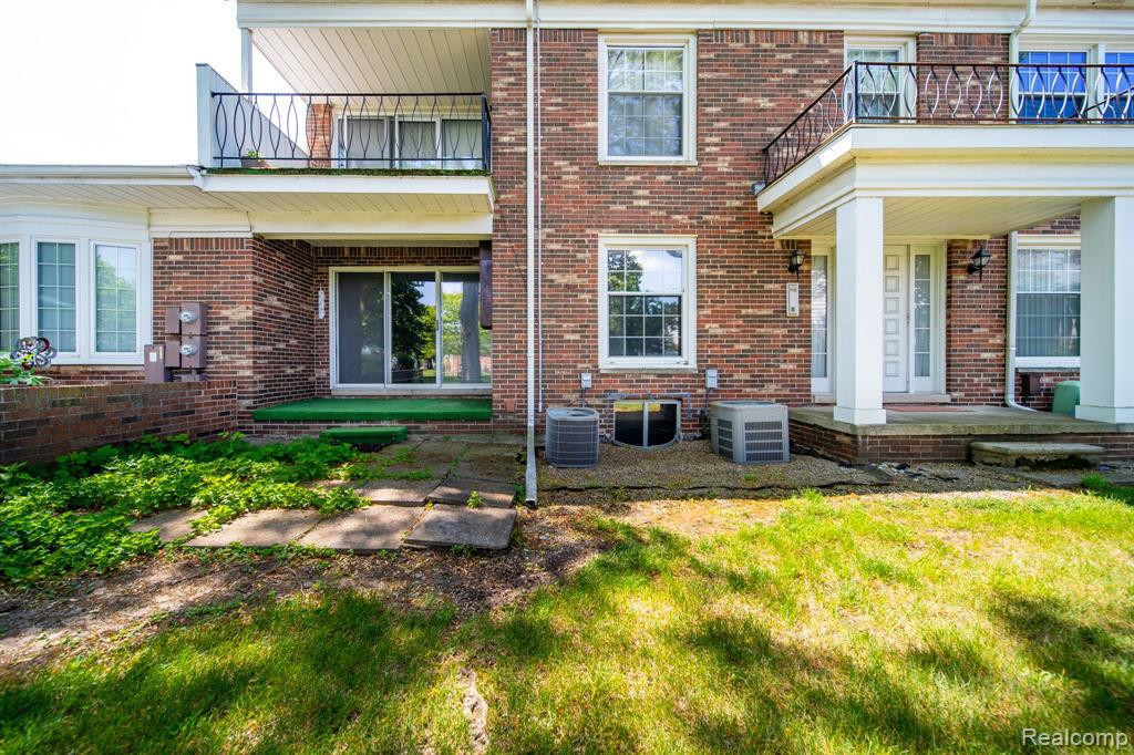 4639 LEISURE Lane, 37, Trenton, MI 48183 — Photo 3