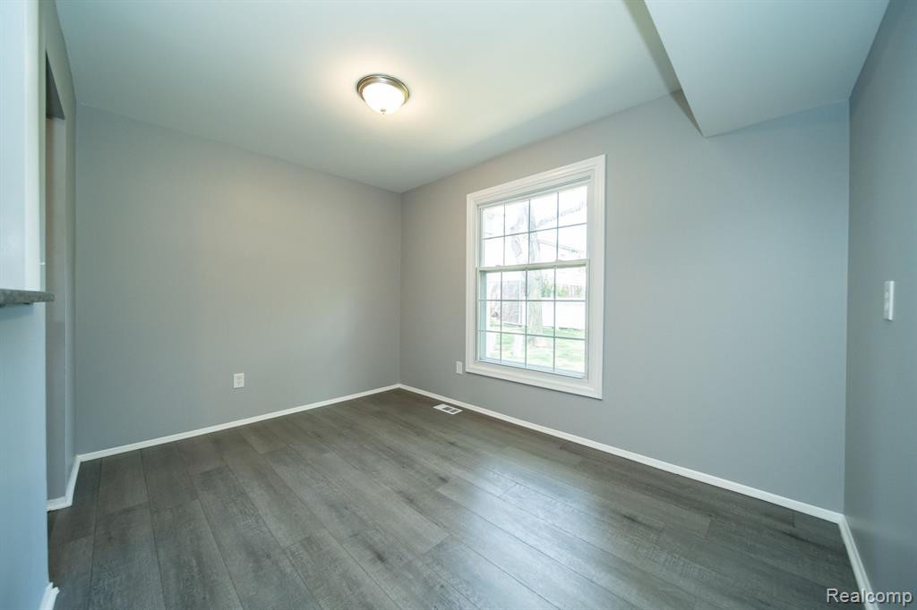 4639 LEISURE Lane, 37, Trenton, MI 48183 — Photo 22